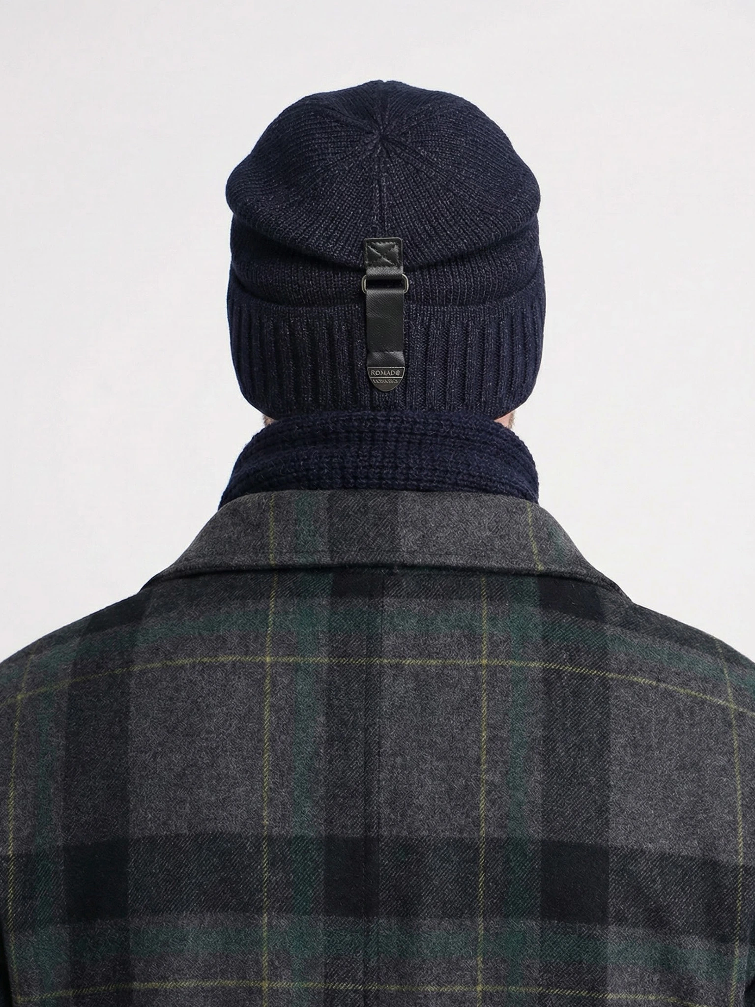 Шапка-бини из смесовой вискозы с отворотом в ассортименте